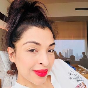 Meet your Posher, Saima